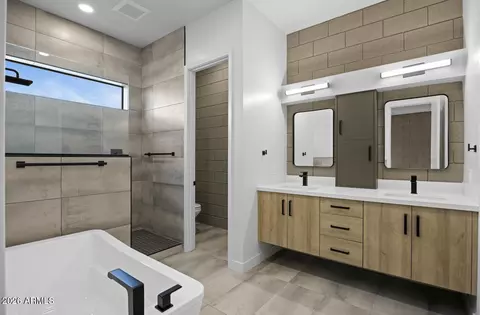 Bath - 377 E Windsor Ave #3, Phoenix, AZ 85004 photo 3 of 4