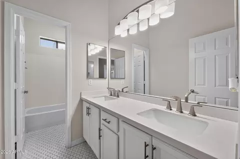 Bath - 48 Elgin St, Gilbert, AZ 85295 photo 2 of 2