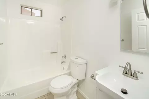 Bath - 1702 E Cambridge Ave, Phoenix, AZ 85006 photo 1 of 2
