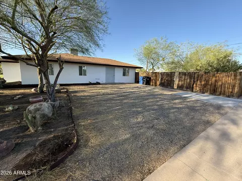 Exterior - 4301 N 15th Dr, Phoenix, AZ 85015 photo 2 of 5