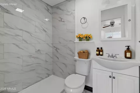 Bath - 4301 N 15th Dr, Phoenix, AZ 85015 photo 1 of 2