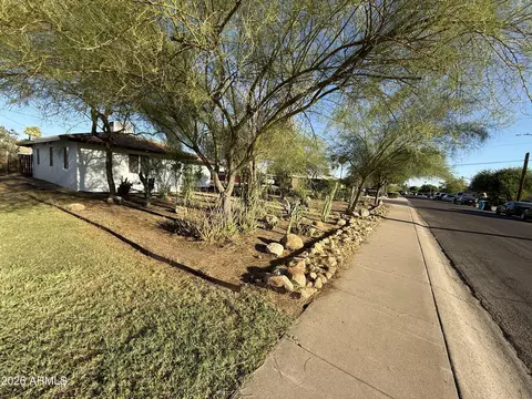 Exterior - 4301 N 15th Dr, Phoenix, AZ 85015 photo 4 of 5
