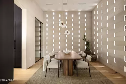 Dining - 5626 E Montecito Ave, Phoenix, AZ 85018 photo 1 of 2