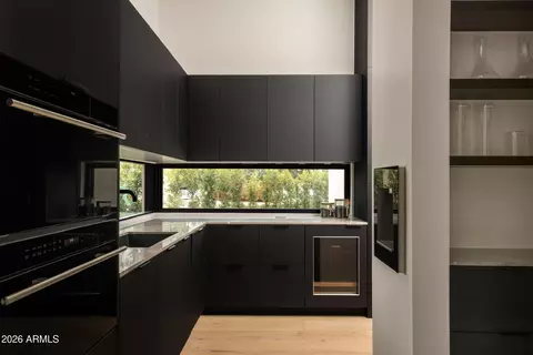 Kitchen - 5626 E Montecito Ave, Phoenix, AZ 85018 photo 6 of 6