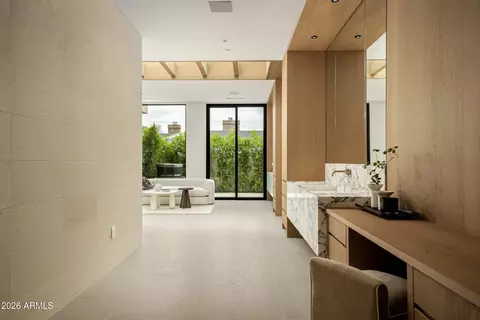 Entry Way - 5626 E Montecito Ave, Phoenix, AZ 85018 photo 3 of 5