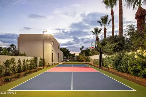 Exterior - 5626 E Montecito Ave, Phoenix, AZ 85018 photo 9 of 13
