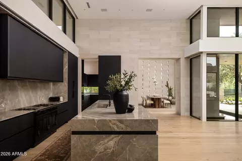 Kitchen - 5626 E Montecito Ave, Phoenix, AZ 85018 photo 5 of 6