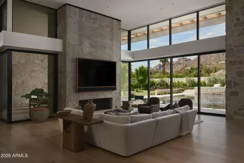 Living - 5626 E Montecito Ave, Phoenix, AZ 85018 photo 1 of 7