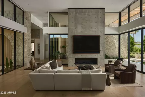 Living - 5626 E Montecito Ave, Phoenix, AZ 85018 photo 3 of 7