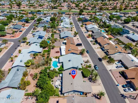 View/Area - 4246 E Yawepe St, Phoenix, AZ 85044 photo 2 of 9