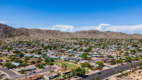 View/Area - 4246 E Yawepe St, Phoenix, AZ 85044 photo 3 of 9