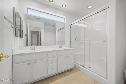 Bath - 4700 E Alfalfa Dr, Gilbert, AZ 85298 photo 1 of 2