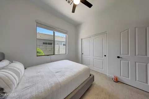Bedroom - 4628 E Paso Trl, Phoenix, AZ 85050 photo 4 of 6