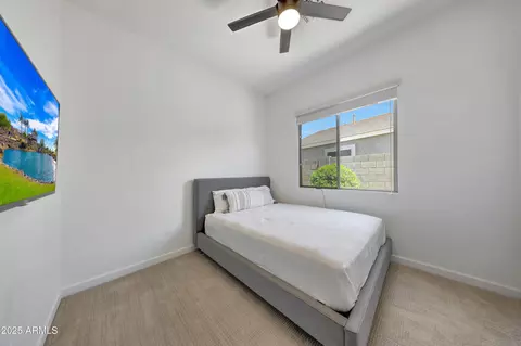 Bedroom - 4628 E Paso Trl, Phoenix, AZ 85050 photo 3 of 6
