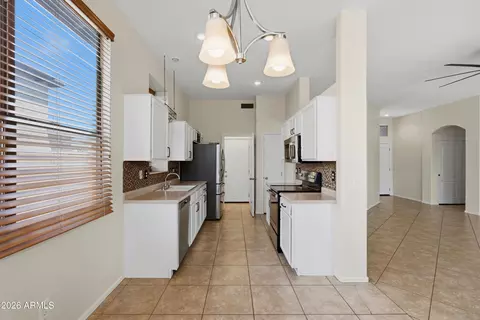 Kitchen - 3657 E Caleb Way, Gilbert, AZ 85234 photo 2 of 5