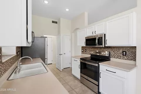 Kitchen - 3657 E Caleb Way, Gilbert, AZ 85234 photo 3 of 5