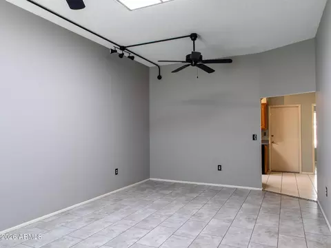 Living - 10020 W Royal Oak Rd #E, Sun City, AZ 85351 photo 2 of 4