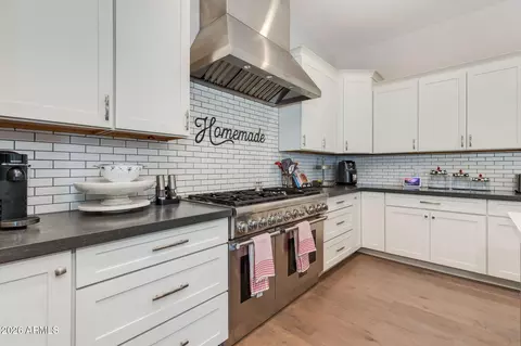 Kitchen - 5039 N 35th St, Phoenix, AZ 85018 photo 3 of 3