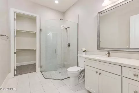Bath - 5039 N 35th St, Phoenix, AZ 85018 photo 5 of 5