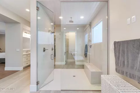 Bath - 5039 N 35th St, Phoenix, AZ 85018 photo 1 of 5