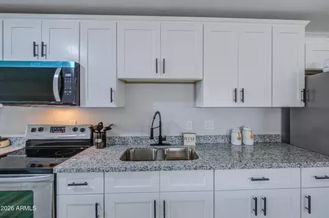 Kitchen - 6853 N 36th Dr, Phoenix, AZ 85019 photo 3 of 5