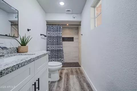 Bath - 6853 N 36th Dr, Phoenix, AZ 85019 photo 1 of 6
