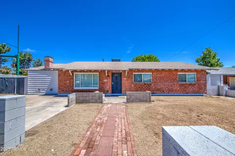 Exterior - 6853 N 36th Dr, Phoenix, AZ 85019 photo 2 of 10