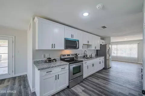 Kitchen - 6853 N 36th Dr, Phoenix, AZ 85019 photo 2 of 5