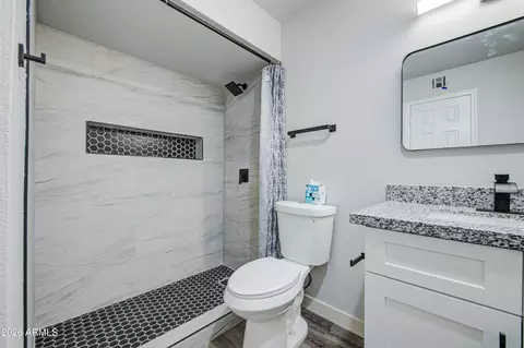 Bath - 6853 N 36th Dr, Phoenix, AZ 85019 photo 5 of 6