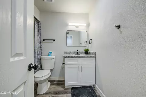 Bath - 6853 N 36th Dr, Phoenix, AZ 85019 photo 4 of 6