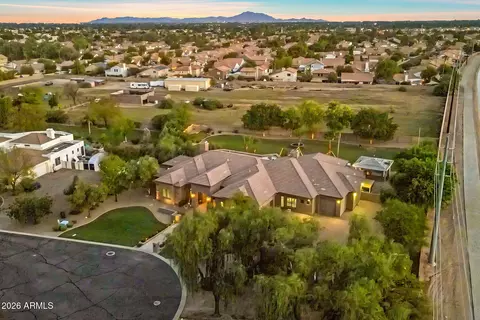 View/Area - 1131 E Desert Ct, Gilbert, AZ 85234 photo 2 of 6