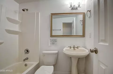Bath - 3530 N 63rd Dr, Phoenix, AZ 85033 photo 1 of 3