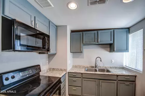 Kitchen - 3530 N 63rd Dr, Phoenix, AZ 85033 photo 3 of 3