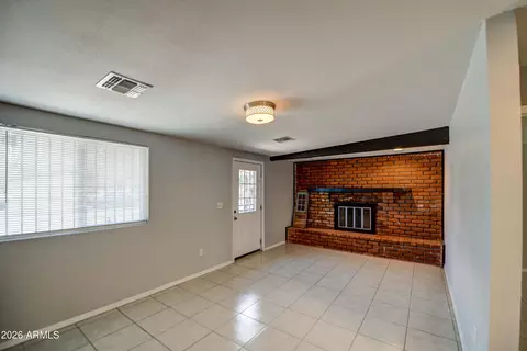 Living - 3530 N 63rd Dr, Phoenix, AZ 85033 photo 1 of 3