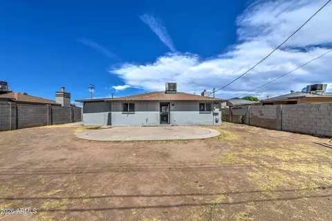 Exterior - 3530 N 63rd Dr, Phoenix, AZ 85033 photo 4 of 8