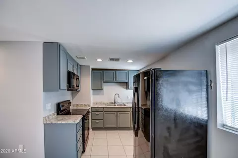 Kitchen - 3530 N 63rd Dr, Phoenix, AZ 85033 photo 1 of 3