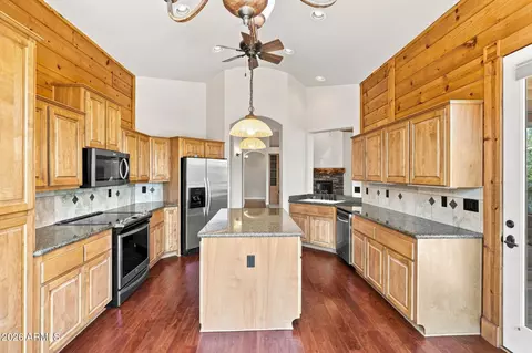 Kitchen - 24 E Saddleback Trl, Payson, AZ 85541 photo 3 of 3
