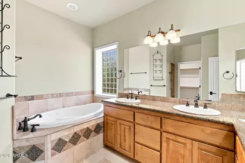 Bath - 24 E Saddleback Trl, Payson, AZ 85541 photo 1 of 5