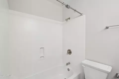 Bath - 1260 E Alameda Dr, Tempe, AZ 85282 photo 2 of 3