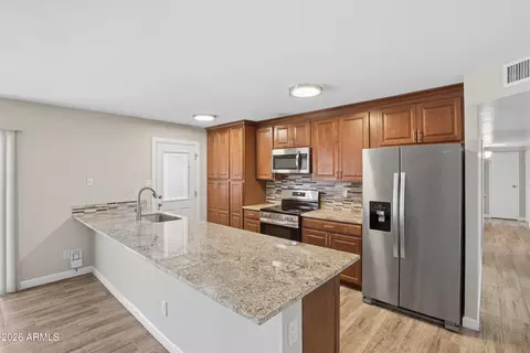 Kitchen - 1260 E Alameda Dr, Tempe, AZ 85282 photo 1 of 2
