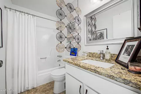 Bath - 5323 S Mitchell Dr, Tempe, AZ 85283 photo 2 of 2