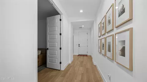 Entry Way - 7512 W Odeum Ln, Phoenix, AZ 85043 photo 5 of 8