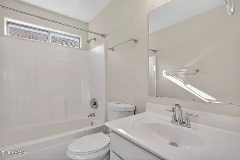 Bath - 1715 E Branham Ln, Phoenix, AZ 85042 photo 4 of 5