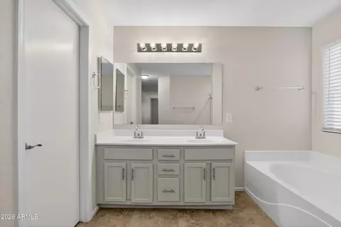 Bath - 1715 E Branham Ln, Phoenix, AZ 85042 photo 1 of 5