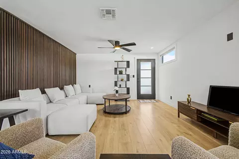 Living - 720 E Desert Ln, Phoenix, AZ 85042 photo 3 of 3