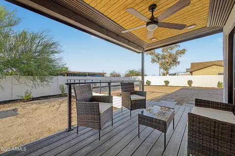 Exterior - 720 E Desert Ln, Phoenix, AZ 85042 photo 4 of 14