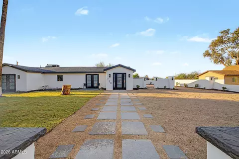 Exterior - 720 E Desert Ln, Phoenix, AZ 85042 photo 1 of 14