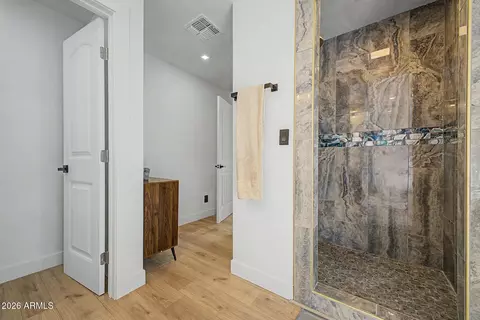 Entry Way - 720 E Desert Ln, Phoenix, AZ 85042 photo 7 of 8