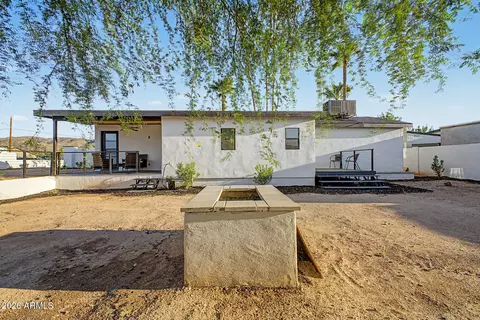 Exterior - 720 E Desert Ln, Phoenix, AZ 85042 photo 10 of 14