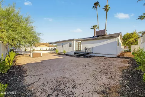 Exterior - 720 E Desert Ln, Phoenix, AZ 85042 photo 8 of 14